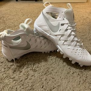 NEW Men’s Football Nike Cleats SIZE 9
